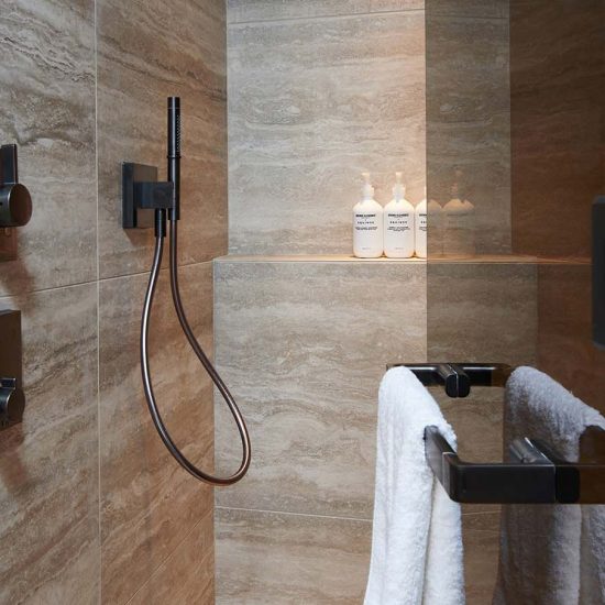 3_041_PCV_1549_1800x